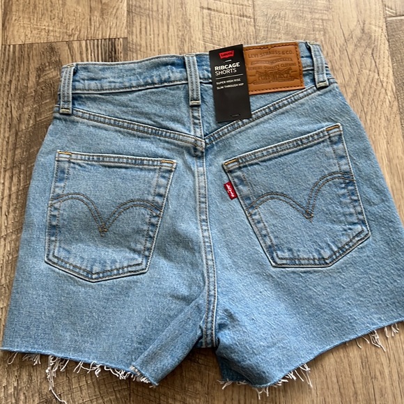 LEVI'S Super High Rise Ribcage Jean Shorts 🎀🎀 - Picture 2 of 12
